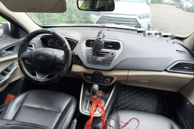 Used Ford Escort 2015 1.5L Automatic Comfort Edition Steering Wheel