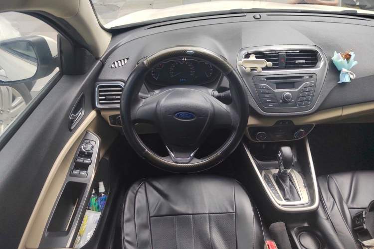 Used Ford Escort 2015 1.5L Automatic Comfort Edition Steering Wheel