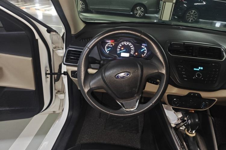 Used Ford Escort 2015 1.5L Automatic Comfort Edition Steering Wheel