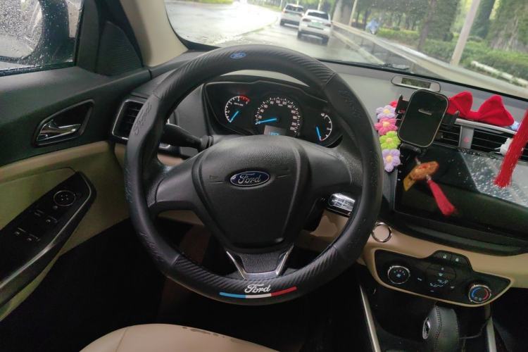 Used Ford Escort 2015 1.5L Automatic Comfort Edition Steering Wheel