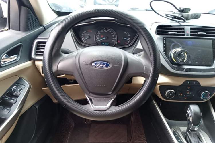 Used Ford Escort 2015 1.5L Automatic Comfort Edition Steering Wheel