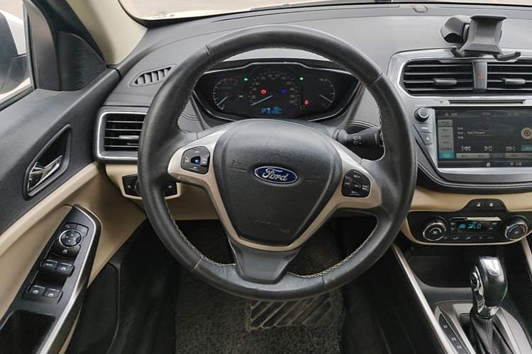Used Ford Escort 2015 1.5L Automatic Fashion Model Steering Wheel