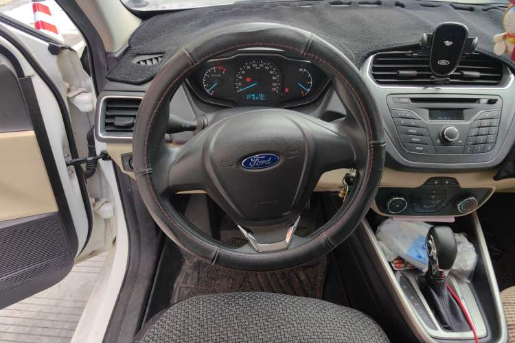 Used Ford Escort 2015 1.5L Automatic Comfort Edition Steering Wheel