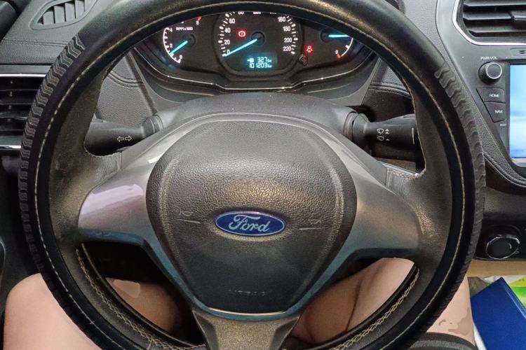 Used Ford Escort 2015 1.5L Manual Fashion Edition Steering Wheel