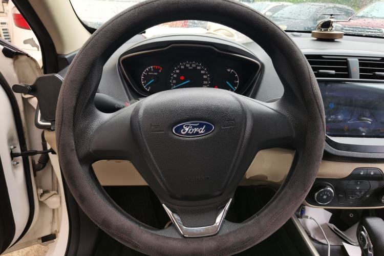 Used Ford Escort 2015 1.5L Automatic Comfort Edition Steering Wheel
