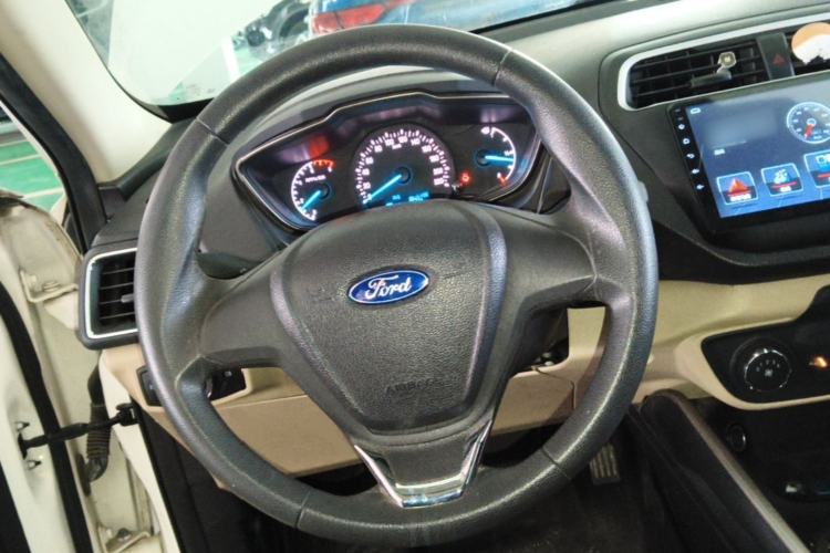 Used Ford Escort 2015 1.5L Automatic Comfort Edition Steering Wheel