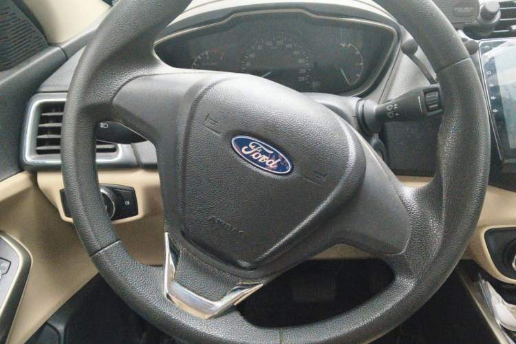 Used Ford Escort 2015 1.5L Automatic Comfort Edition Steering Wheel