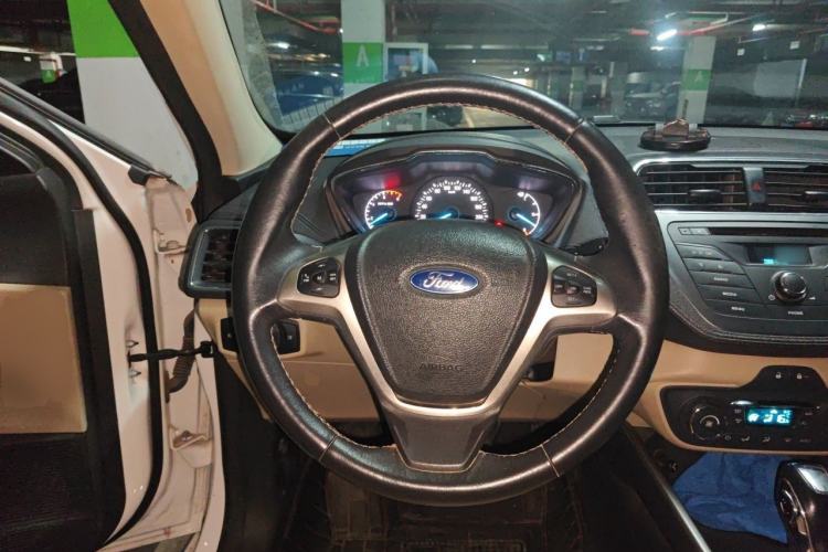 Used Ford Escort 2015 1.5L Automatic Fashion Model Steering Wheel