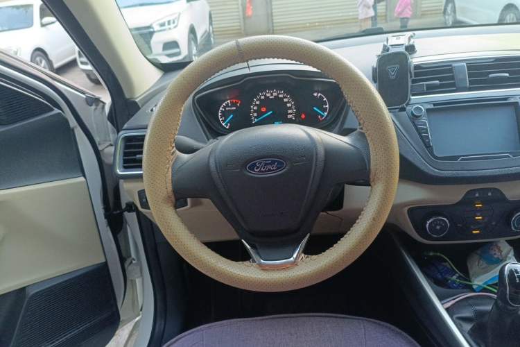 Used Ford Escort 2015 1.5L Manual Comfort Model Steering Wheel