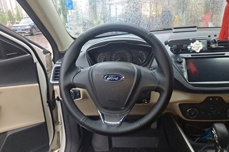 Used Ford Escort 2015 1.5L Automatic Comfort Edition Steering Wheel