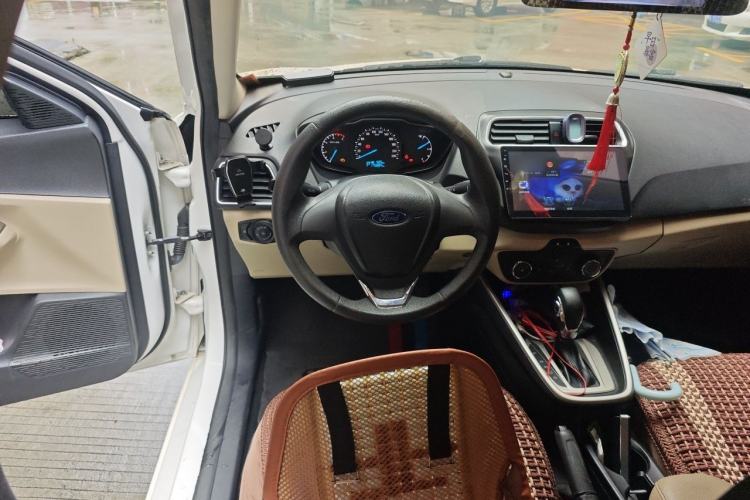 Used Ford Escort 2015 1.5L Automatic Comfort Edition Steering Wheel