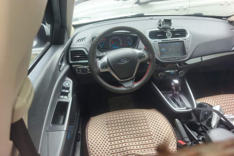 Used Ford Escort 2015 1.5L Automatic Fashion Model Steering Wheel