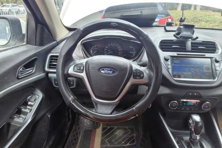 Used Ford Escort 2015 1.5L Automatic Fashion Model Steering Wheel