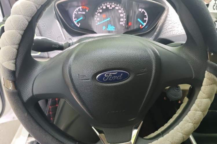 Used Ford Escort 2015 1.5L Automatic Comfort Edition Steering Wheel