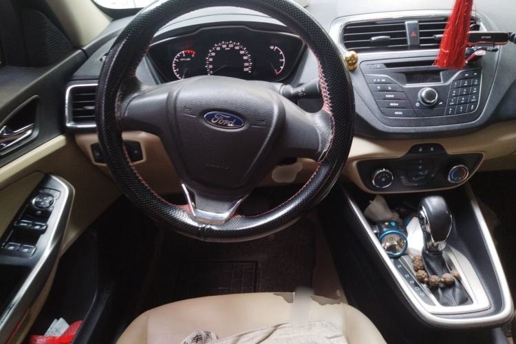 Used Ford Escort 2015 1.5L Automatic Comfort Edition Steering Wheel