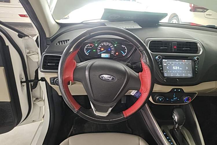 Used Ford Escort 2015 1.5L Automatic Comfort Edition Steering Wheel