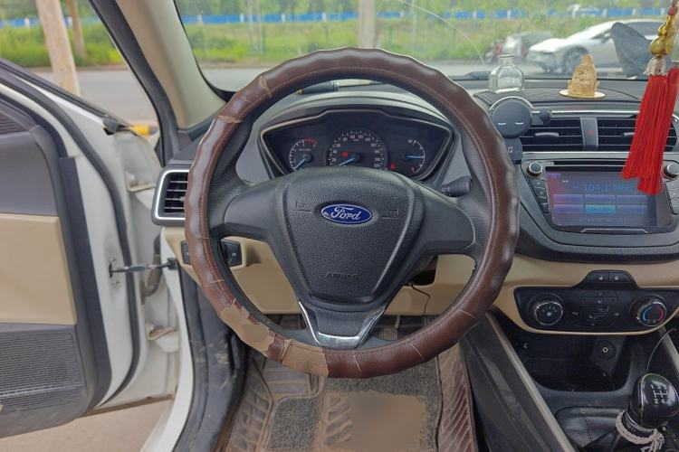 Used Ford Escort 2015 1.5L Manual Comfort Model Steering Wheel