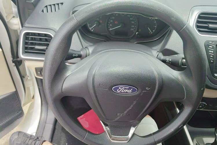 Used Ford Escort 2015 1.5L Automatic Comfort Edition Steering Wheel