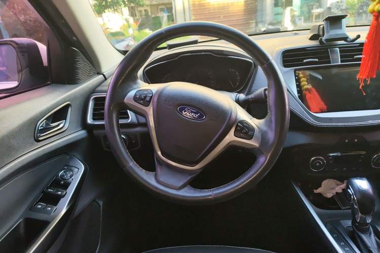 Used Ford Escort 2015 1.5L Automatic Fashion Model Steering Wheel