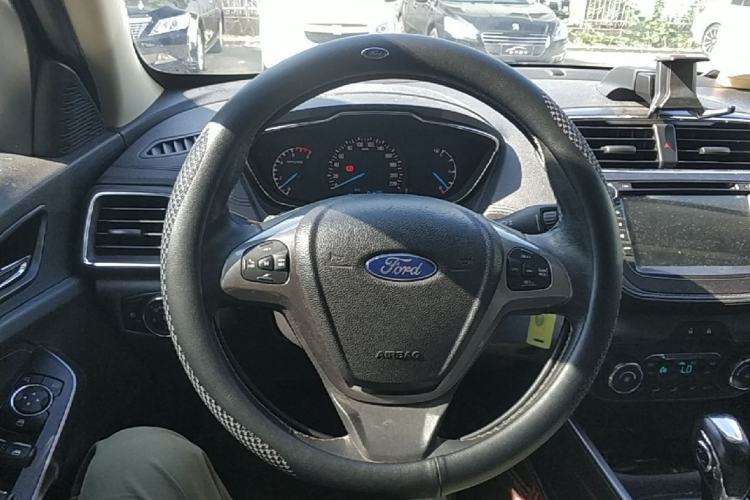 Used Ford Escort 2015 1.5L Automatic Fashion Model Steering Wheel