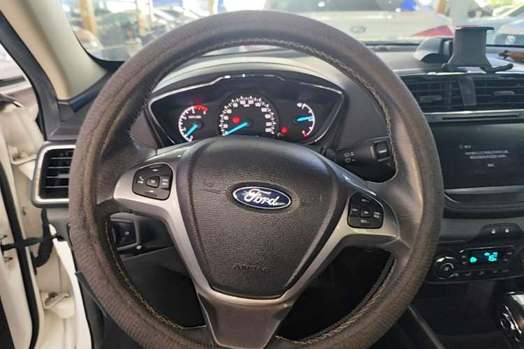 Used Ford Escort 2015 1.5L Automatic Fashion Model Steering Wheel