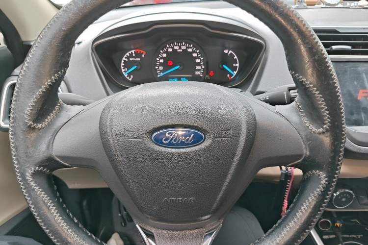 Used Ford Escort 2015 1.5L Automatic Comfort Edition Steering Wheel