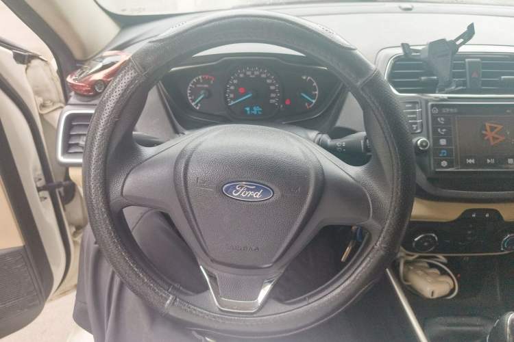 Used Ford Escort 2015 1.5L Manual Comfort Model Steering Wheel