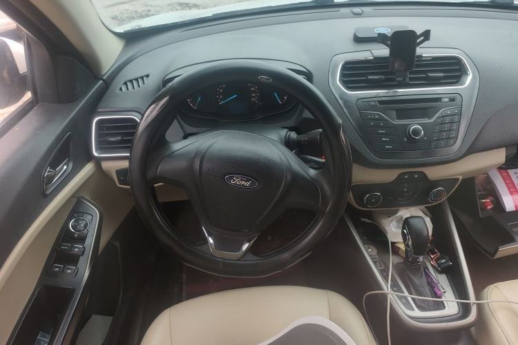 Used Ford Escort 2015 1.5L Automatic Comfort Edition Steering Wheel