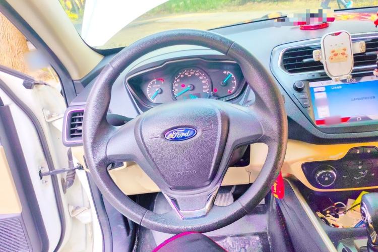 Used Ford Escort 2015 1.5L Automatic Comfort Edition Steering Wheel