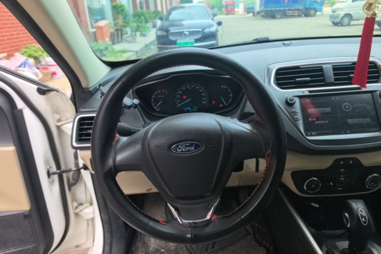 Used Ford Escort 2015 1.5L Automatic Comfort Edition Steering Wheel