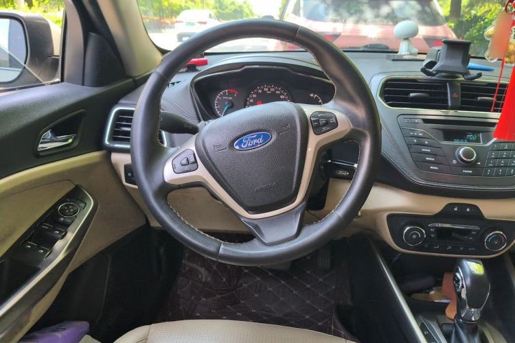 Used Ford Escort 2015 1.5L Automatic Fashion Model Steering Wheel
