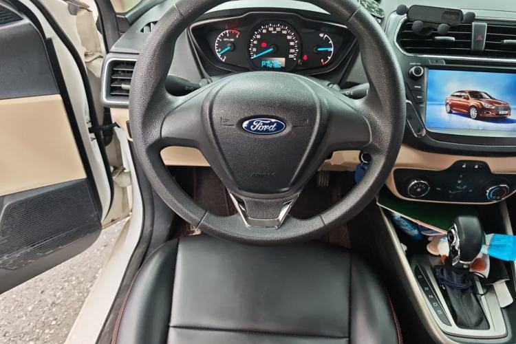 Used Ford Escort 2015 1.5L Automatic Comfort Edition Steering Wheel