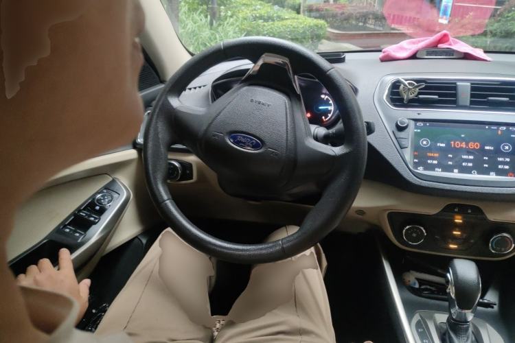 Used Ford Escort 2015 1.5L Automatic Comfort Edition Steering Wheel