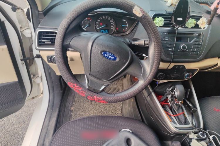 Used Ford Escort 2015 1.5L Automatic Comfort Edition Steering Wheel