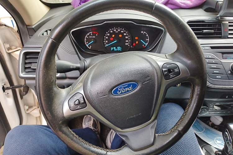 Used Ford Escort 2015 1.5L Automatic Fashion Model Steering Wheel