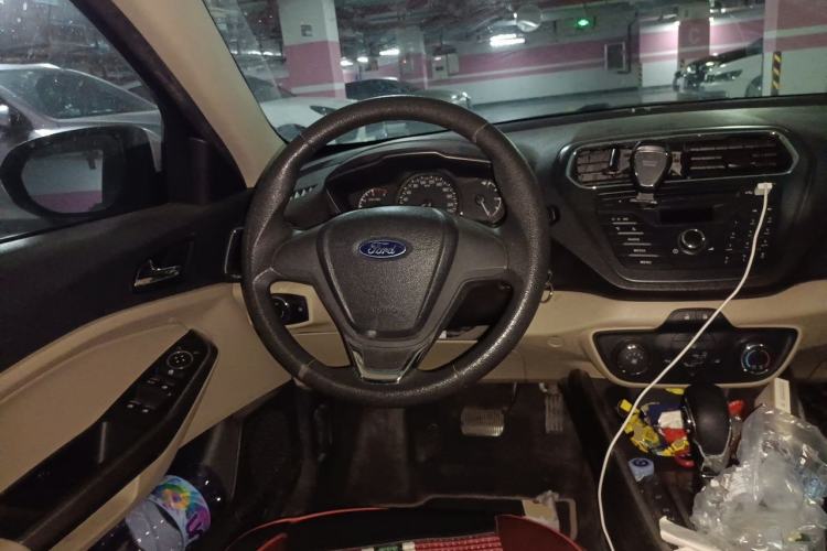 Used Ford Escort 2015 1.5L Automatic Comfort Edition Steering Wheel