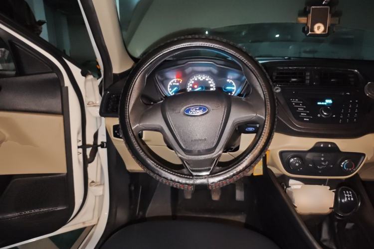 Used Ford Escort 2015 1.5L Manual Comfort Model Steering Wheel