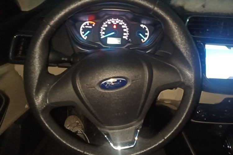 Used Ford Escort 2015 1.5L Automatic Comfort Edition Steering Wheel