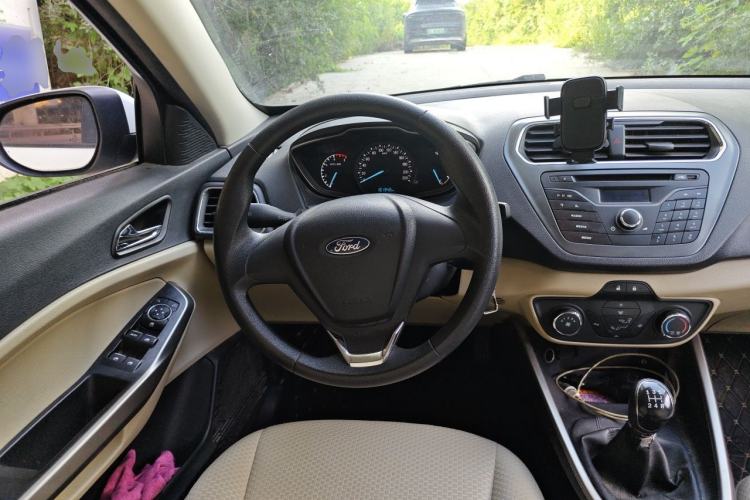 Used Ford Escort 2015 1.5L Manual Comfort Model Steering Wheel