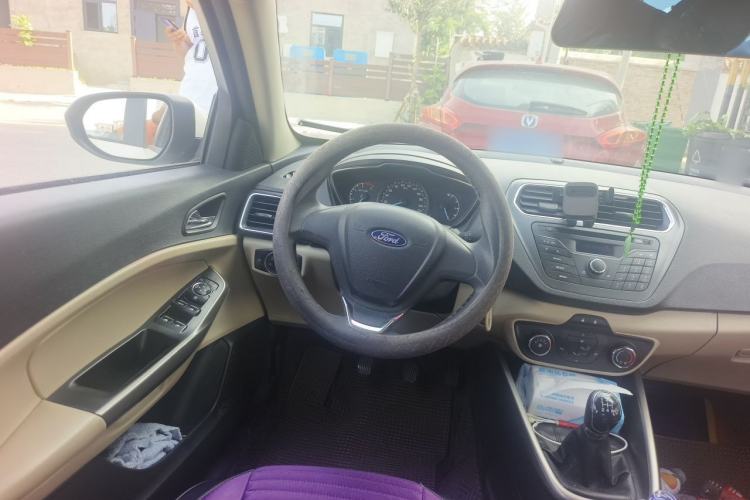 Used Ford Escort 2015 1.5L Manual Comfort Model Steering Wheel