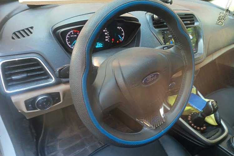 Used Ford Escort 2015 1.5L Manual Comfort Model Steering Wheel