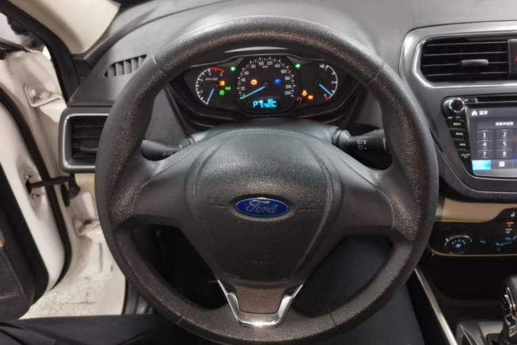 Used Ford Escort 2015 1.5L Automatic Comfort Edition Steering Wheel