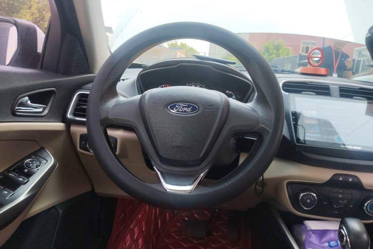 Used Ford Escort 2015 1.5L Automatic Comfort Edition Steering Wheel