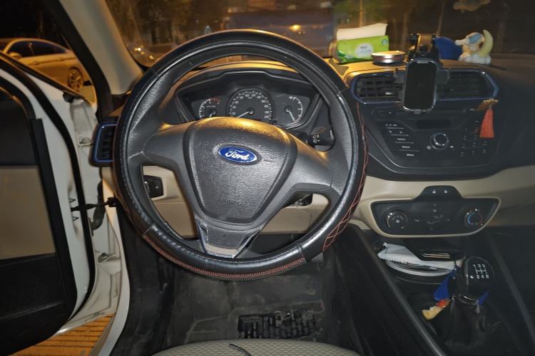 Used Ford Escort 2015 1.5L Manual Comfort Model Steering Wheel