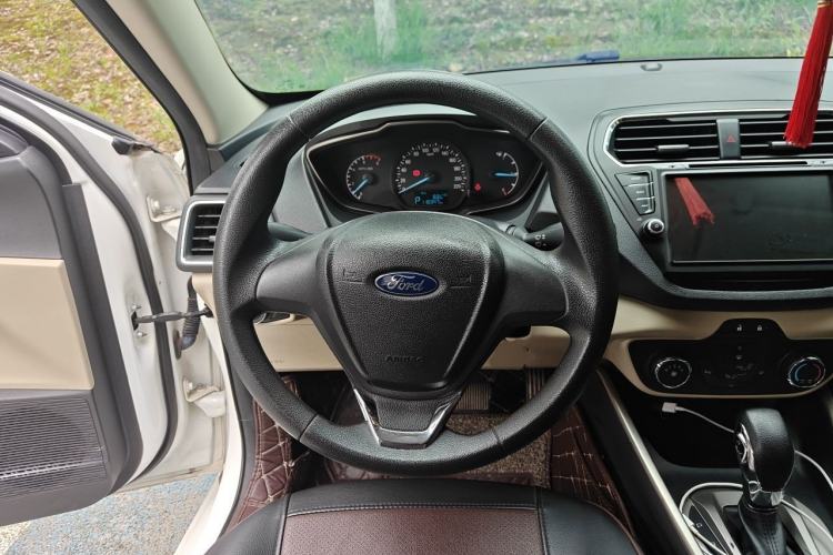 Used Ford Escort 2015 1.5L Automatic Comfort Edition Steering Wheel