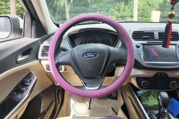 Used Ford Escort 2015 1.5L Automatic Comfort Edition Steering Wheel