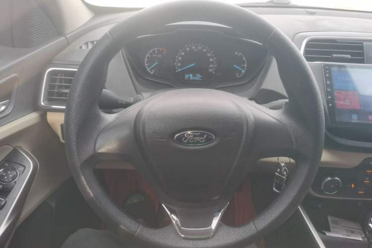 Used Ford Escort 2015 1.5L Automatic Comfort Edition Steering Wheel