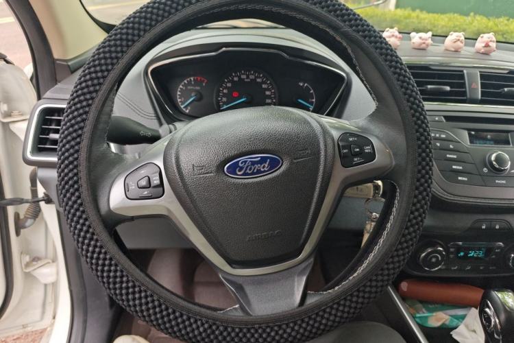 Used Ford Escort 2015 1.5L Automatic Fashion Model Steering Wheel