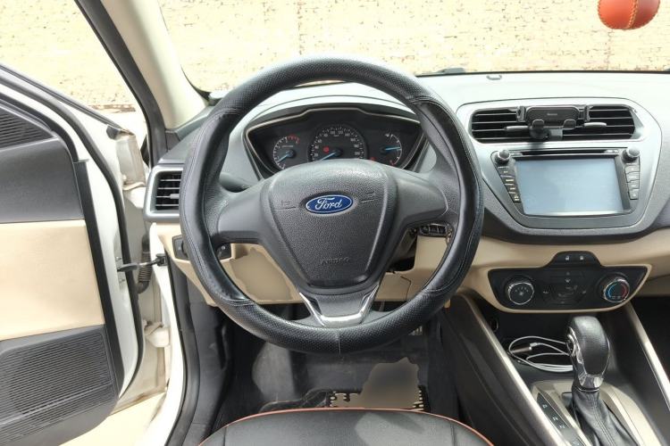 Used Ford Escort 2015 1.5L Automatic Comfort Edition Steering Wheel