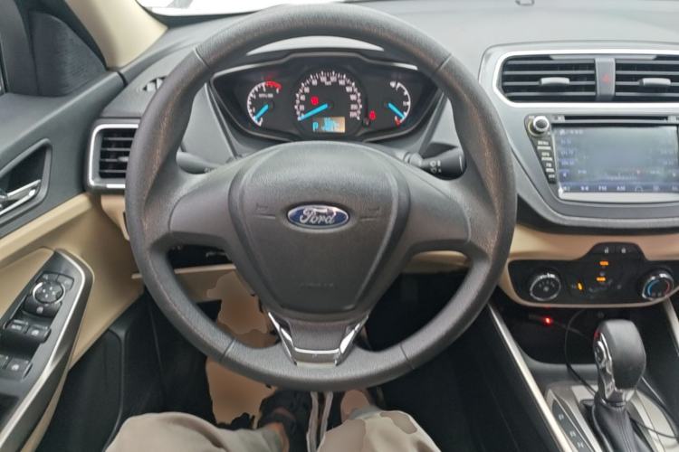 Used Ford Escort 2015 1.5L Automatic Comfort Edition Steering Wheel